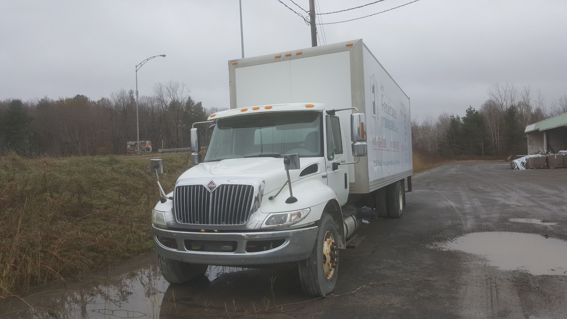 INTERNATIONAL truck model.40S, 2008, closed 26' box, MAXX Force DT, double wheels w/ ramp and - Image 4 of 6