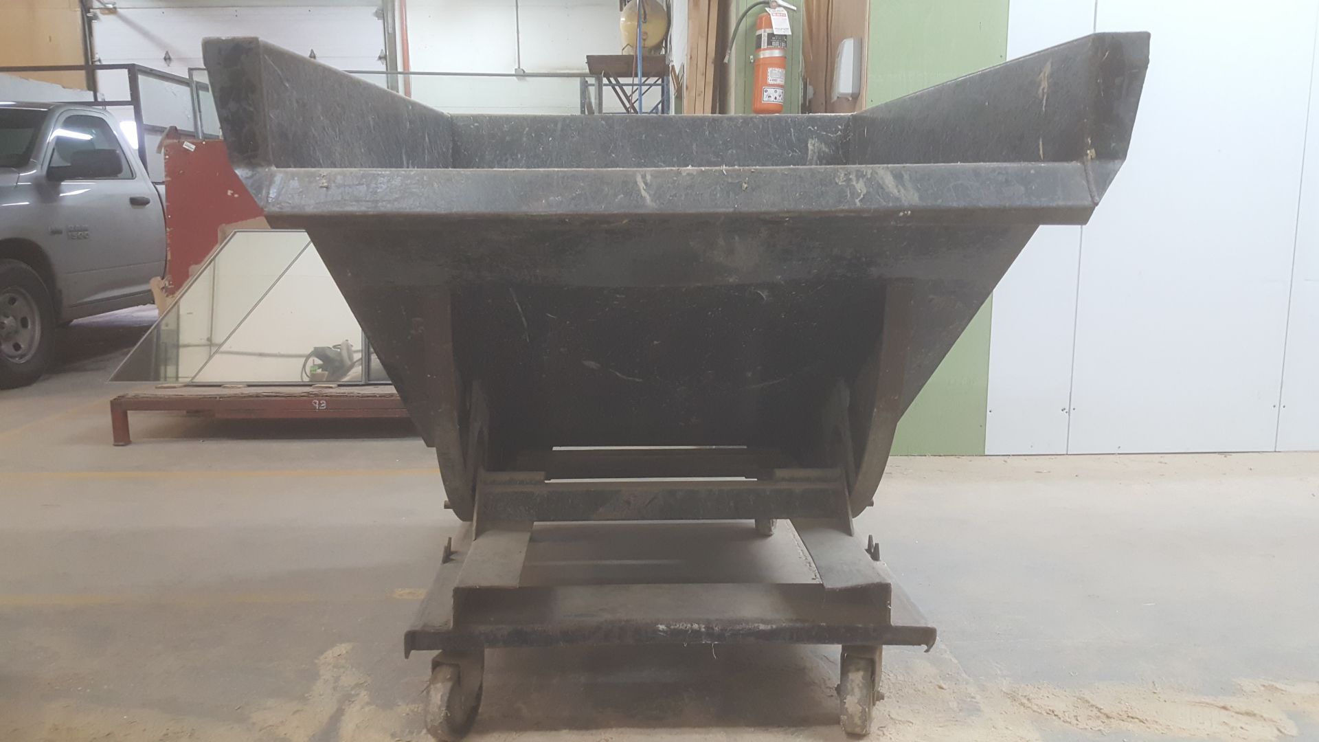 Steel Dumping bin on steel frame w/casters (54.5"x70"x52"H) - Image 4 of 4