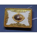 Early 20th Century compact inset with centralized pearl and mother of pearl