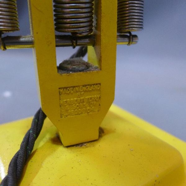 A yellow Herbert Terry anglepoise lamp, stamped - Bild 2 aus 2