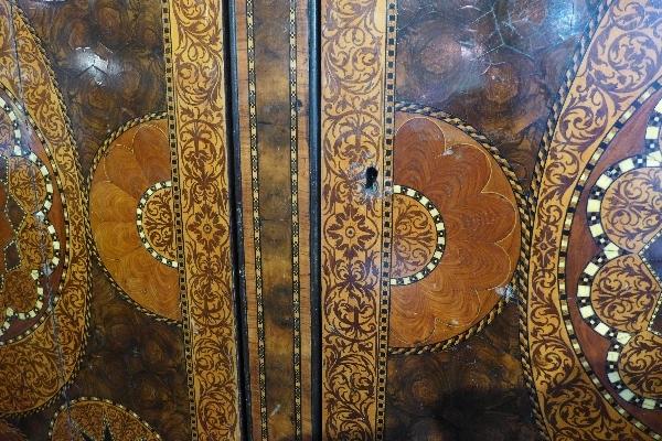 A Dutch Oyster-Veneered Walnut, Ivory, Ebony and marquetry cabinet-on-stand, the rectangular moulded - Bild 3 aus 6