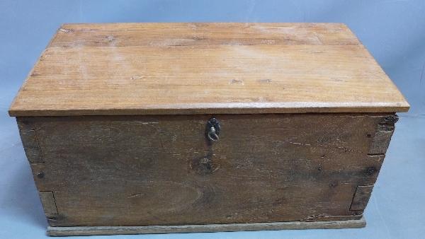 A 20th century teak Pakaian box, H.28 W.59 D.30cm
