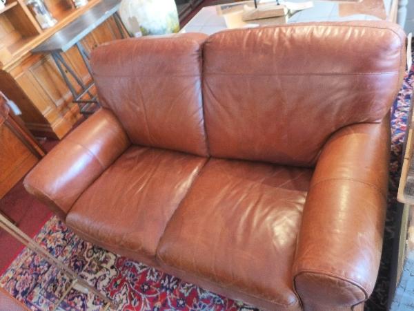 A Contemporary tan leather two seater sofa - Bild 4 aus 4