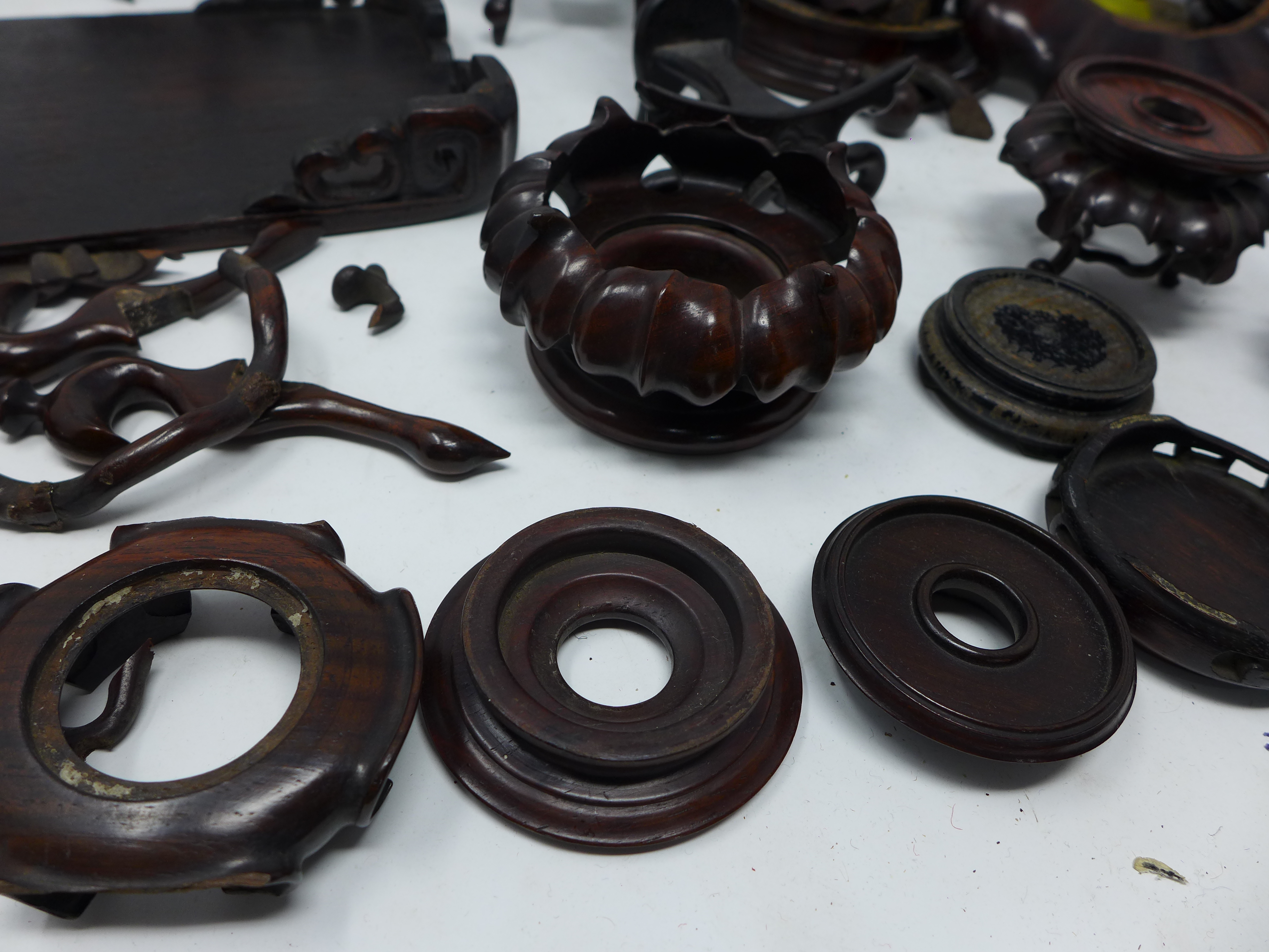 A collection of Chinese hardwood stands - Image 6 of 15