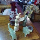 A large collection of Oriental jade and jadeite items (qty)