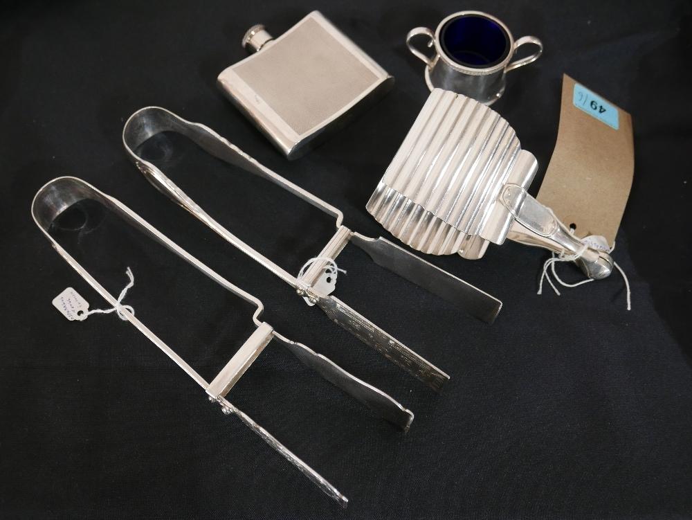 A collection of silver plated ware, to include Christofle asparagus tongs, two other asparagus