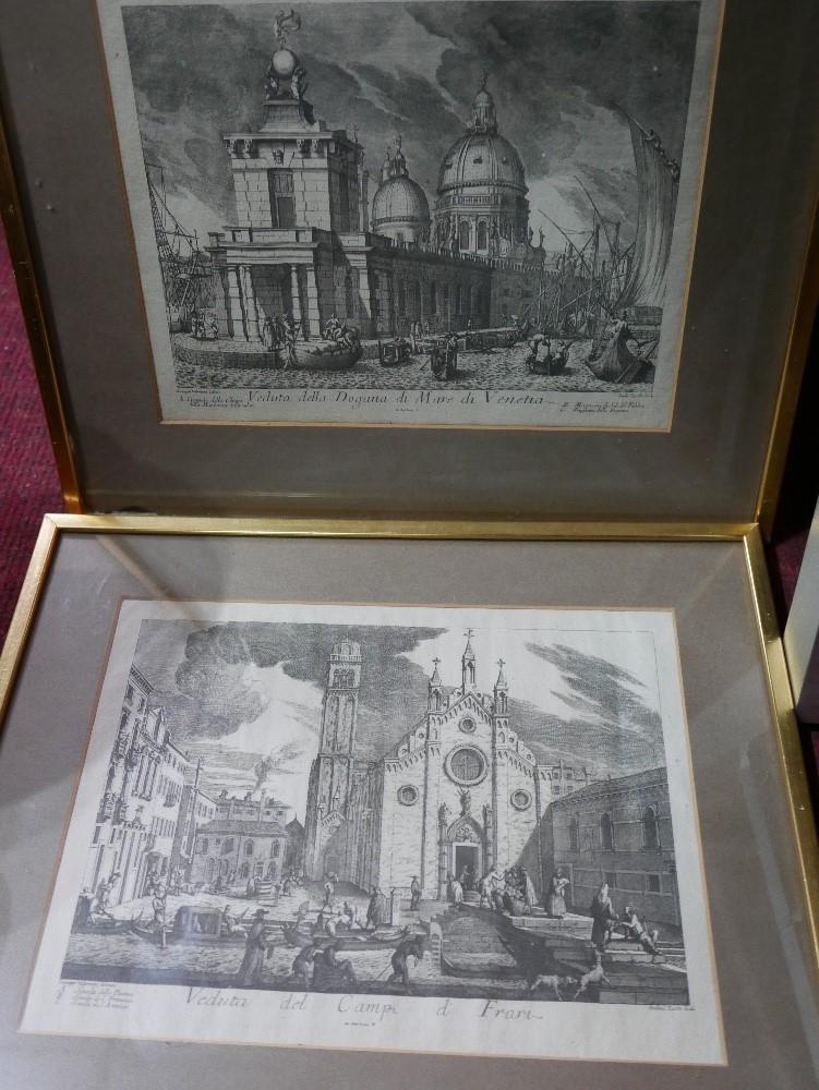 A collection of prints and pictures, to include architectural studies, two Italian engravings, - Bild 3 aus 4
