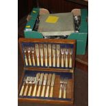 A TRAY OF ASSORTED FLATWARE