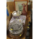 A SMALL QUANTITY OF COLLECTABLES TO INCLUDE HALLMARKED SILVER RIMMED GLASS BOWL, SMALL STOOL,