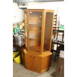 A TURNIDGE TEAK CORNER UNIT