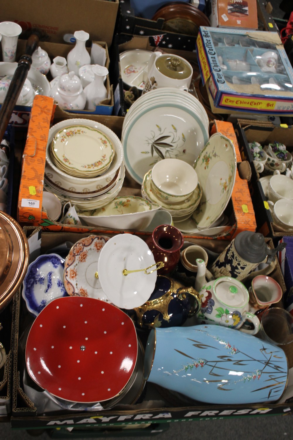 TWO TRAYS OF CERAMICS AND CHINA TO INCLUDE A BESWICK VASE, SADLER TEAPOT ETC