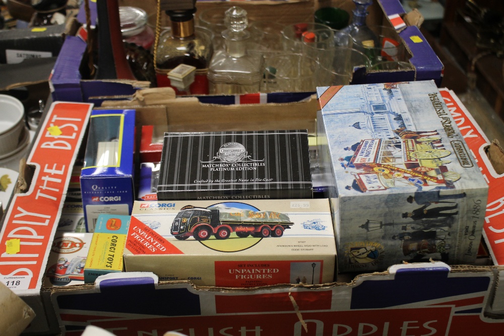 A TRAY OF BOXED TOY CARS AND VEHICLES TO INCLUDE CORGI, DINKY ETC