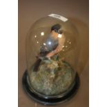 A TAXIDERMY BULLFINCH IN GLASS DOME