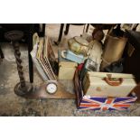 A TRAY OF VINTAGE ITEMS TO INCLUDE AN ART DECO STYLE OAK MANTLE CLOCK, DOLLS, MONEY BOX ETC.