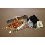 A BAG OF ASSORTED COLLECTABLES TO INCLUDE A HALLMARKED SILVER COMB, AMBER STYLE NECKLACE ETC