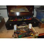 A TOOL CHEST PLUS CONTENTS TOGETHER WITH A SMALL TRAY OF CHISELS ETC