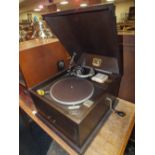 AN OAK CASED HMV TABLE TOP GRAMOPHONE