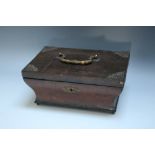 A LATE 19TH / EARLY 20TH CENTURY FRENCH LEATHER NECESSAIRE / SEWING CASKET, the hinged lid opening