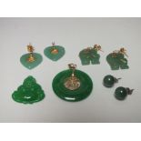 A COLLECTION OF MODERN JADE AND YELLOW METAL JEWELLERY ITEMS, comprising three pairs of earring