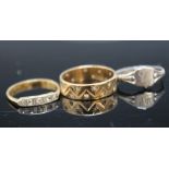 AN 18 CT YELLOW GOLD AND PLATINUM FIVE STONE DIAMOND RING, approx weight 1.6g, ring size O 1/2,
