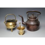 A SMALL SELECTION OF 18TH CENTURY METALWARE, comprising a good example of a copper kettle, a small