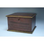 AN EARLY 20TH CENTURY MAHOGANY HUMIDOR, of rectangular form, having brass inlay and banding to
