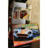 A QUANTITY OF CHILDREN'S TOYS TO INCLUDE A SINDY HOUSE, SCALEXTRIC GT THUNDER SET ETC