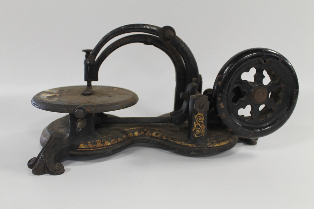 A 19TH CENTURY 'FLORENCE' TYPE SEWING MACHINE, gilt and black painted surfaces - Image 2 of 3