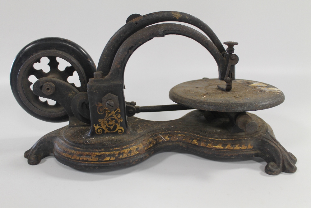 A 19TH CENTURY 'FLORENCE' TYPE SEWING MACHINE, gilt and black painted surfaces - Image 3 of 3