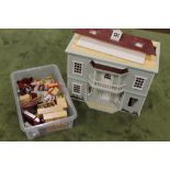 A MODERN WOODEN DOLLS HOUSE WITH CONTENTS AND VARIOUS FIGURES