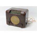 A VINTAGE 'BUSH' BAKELITE RADIO TYPE D.A.C. 90A