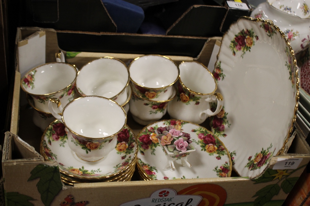 A SMALL TRAY OF ROYAL ALBERT OLD COUNTRY ROSES CHINA TO INCLUDE CUPS AND SAUCERS