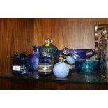 A SELECTION OF BLUE GLASSWARE TO INCLUDE TWO SCRIEBER COLLECTION BOTTLES, ITALIAN SCAVO STYLE BOWL