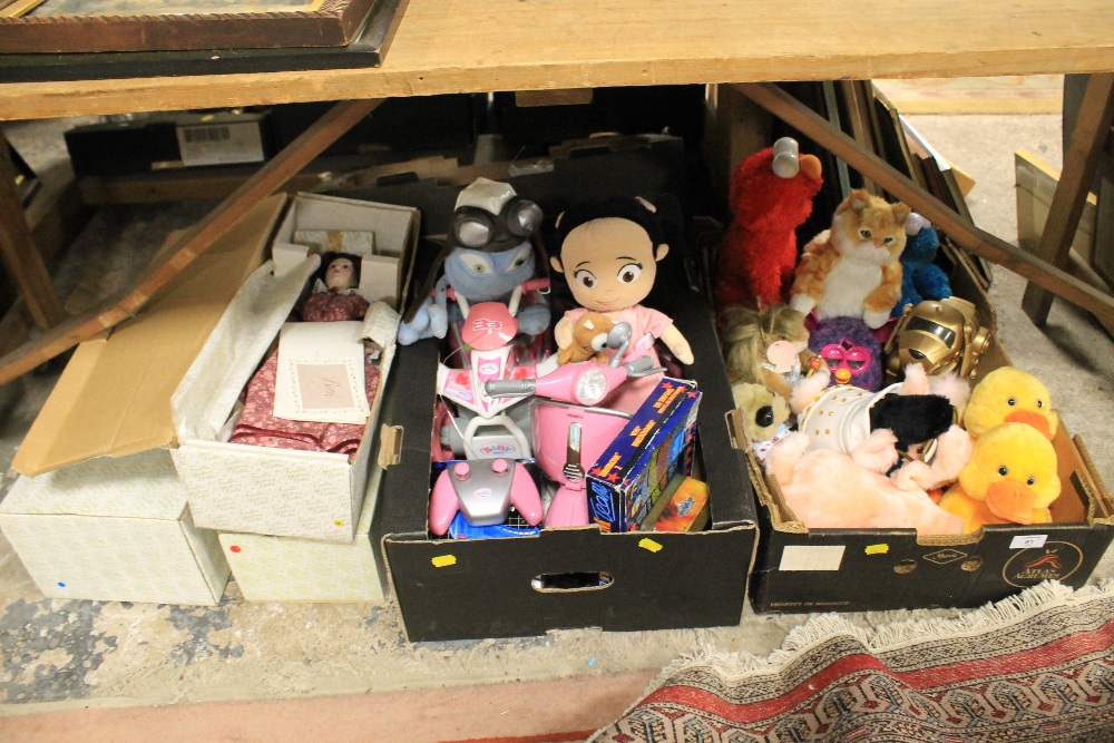 TWO BOXES OF MODERN TOYS, TO INCLUDE REMOTE CONTROL TOYS AND THREE BOXED FRANKLIN MINT DOLLS