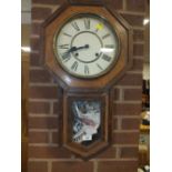 AN AMERICAN STYLE WALLCLOCK