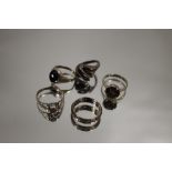 FIVE ASSORTED VINTAGE SILVER RINGS