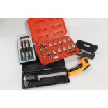 A SMALL QUANTITY OF TOOLS TO INCLUDE A SOCKET SET, MICROMETER, INFA-RED THERMOMETER, ETC