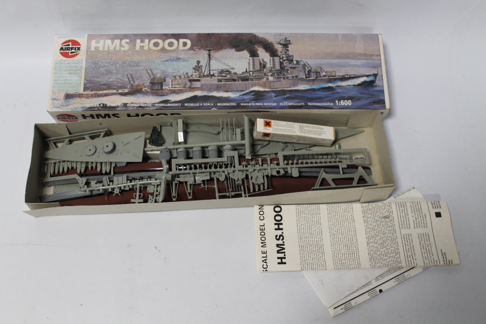 THREE BOXED UNMADE MODEL KITS, to include Airfix 1:32 Alfa Romeo 1933, Airfix 042021:600 HMS Hood, - Image 3 of 3