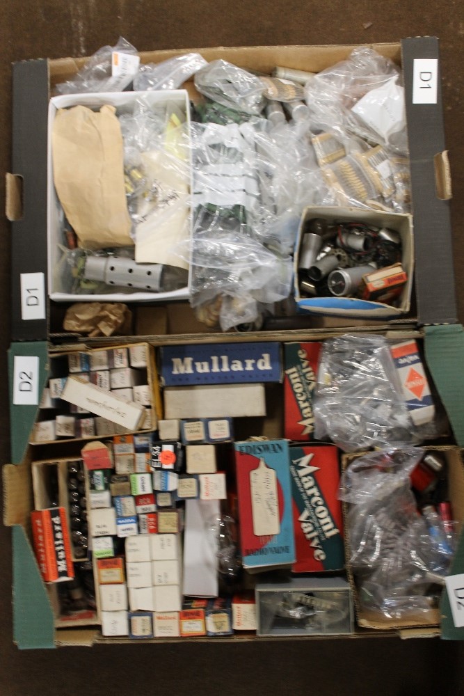 A QUANTITY OF ELECTRONIC COMPONENTS, including vintage hi-watt resistors, capacitors, coils,