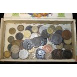 A BOX OF VINTAGE COINAGE TO INCLUDE CARTWHEEL PENNIES