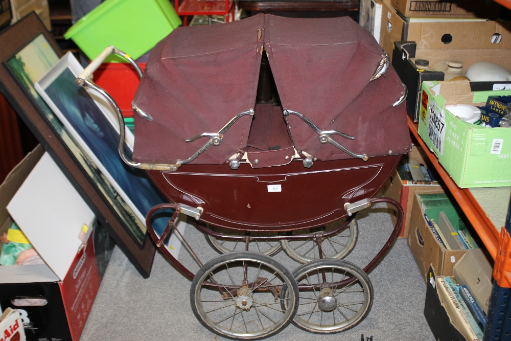 A VINTAGE 'FREEWAY' DOLLS PRAM