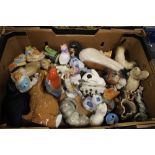 A TRAY OF ASSORTED ANIMAL FIGURES TO INCLUDE PENDELFIN RABBITS