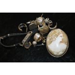 A SILVER MOUNTED CAMEO BROOCH, SILVER CUFFLINKS ETC