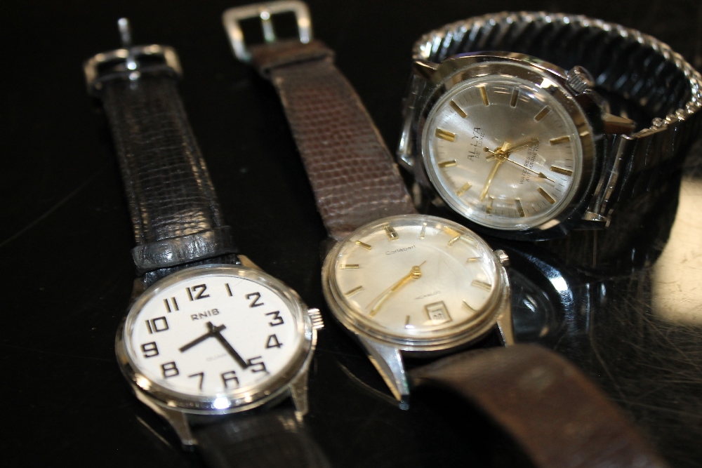 THREE VINTAGE GENTS WRISTWATCHES