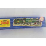 A BOXED HORNBY DUBLO 3221 4-6-0 LOCOMOTIVE 5002 "LUDLOW CASTLE" AND TENDER, BR GREEN