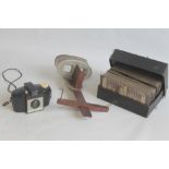 AN UNDERWOOD AND UNDERWOOD STEREOSCOPIC VIEW and a box of stereo scope cards, "India Through the