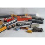 A COLLECTION OF OO / HO GAUGE RAILWAY ITEMS, to include boxed Liliput DB 4-6-0 goods locomotive 38