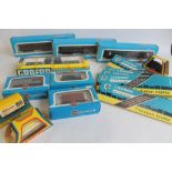 A COLLECTION OF BOXED GRAHAM FARISH AIRFIX AND G.M.R. 'OO' GAUGE CARRIAGES, rolling stock and