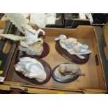 A TRAY OF ANIMAL FIGURES TO INCLUDE COUNTRY ARTISIT'S