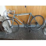 A RETRO COVENTRY EAGLE ROAD BICYCLE WITHOUT SEAT